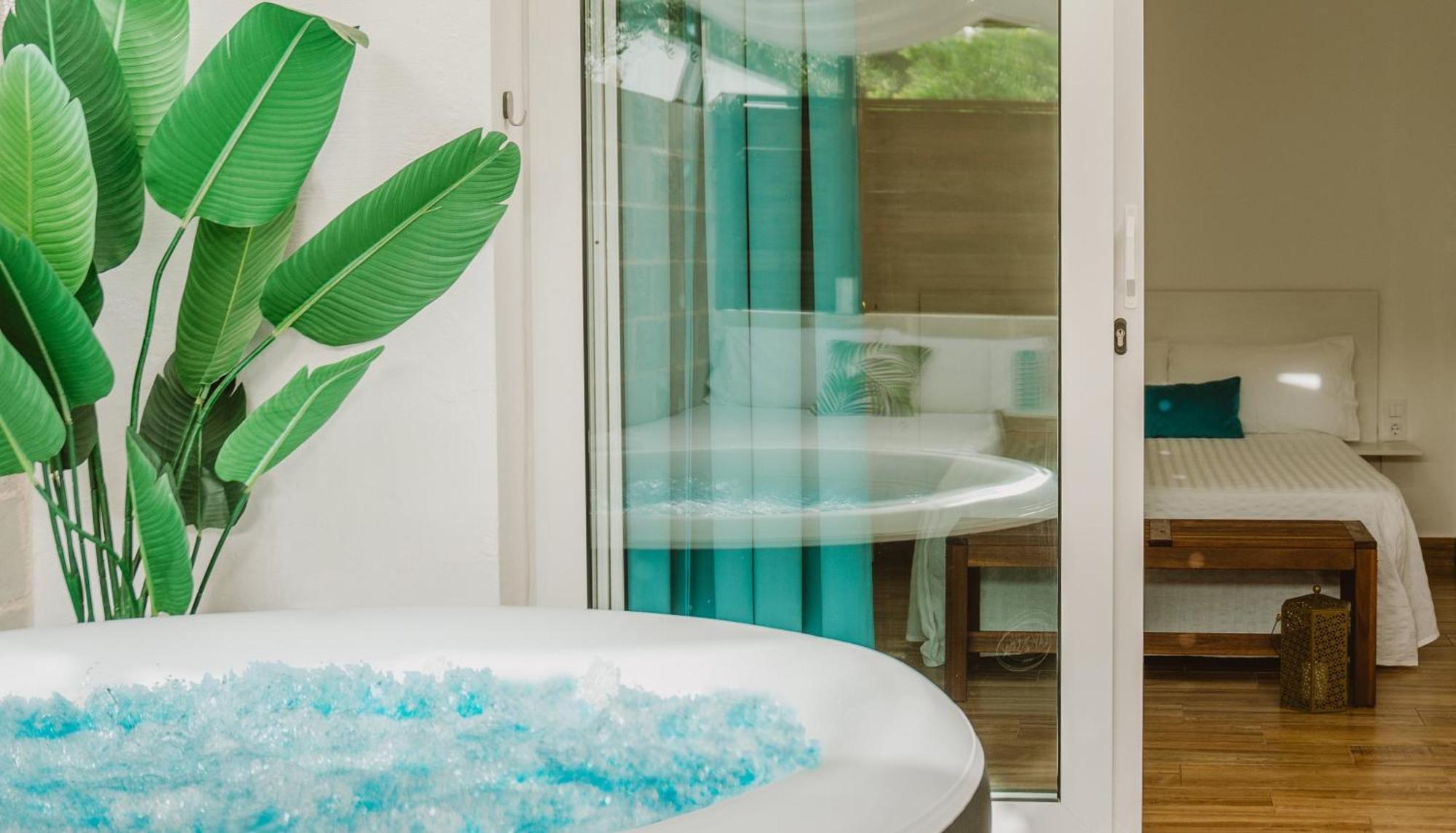 La Calita Escondida - Jacuzzi Y Cocina En Terraza Privada - Piscina Y Parking Gratis Leilighet Chiclana de la Frontera Eksteriør bilde